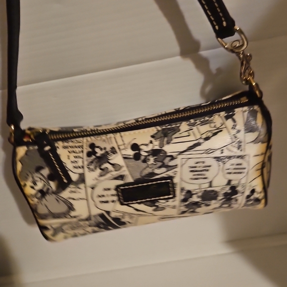 Dooney & Bourke Disney Mickey Comic Mini Barrel Bag – Rare - Picture 5 of 14
